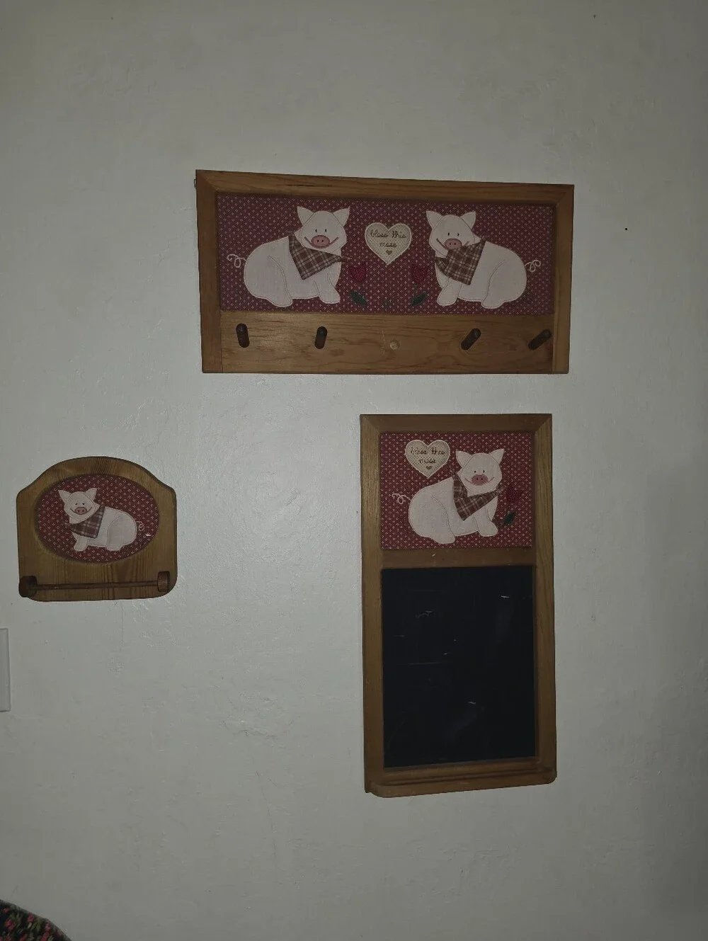 Vintage 1980s Wall Mounted Wooden Hooks Floral Fabric Pig Design